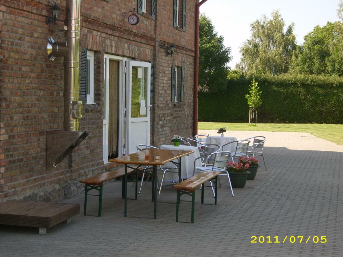 B & B Gross Methling Dargun ภายนอก รูปภาพ